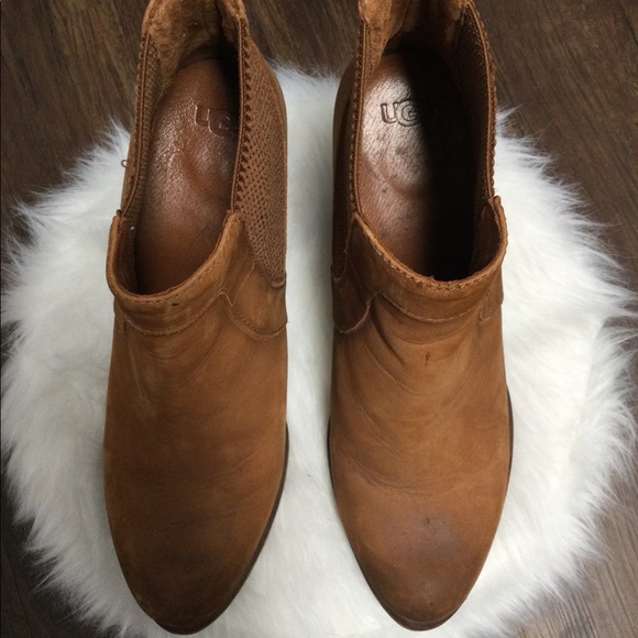 Ugg short boots Chestnut color size 9 - Picture 2 of 9